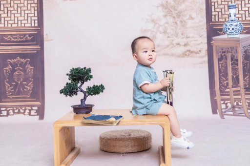 明港宝宝多久开始攒肚